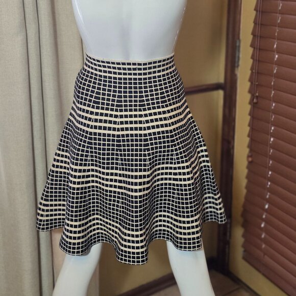 MAX STUDIO Black & Cream A-line Sweater Skirt Size M/L - Picture 4 of 8